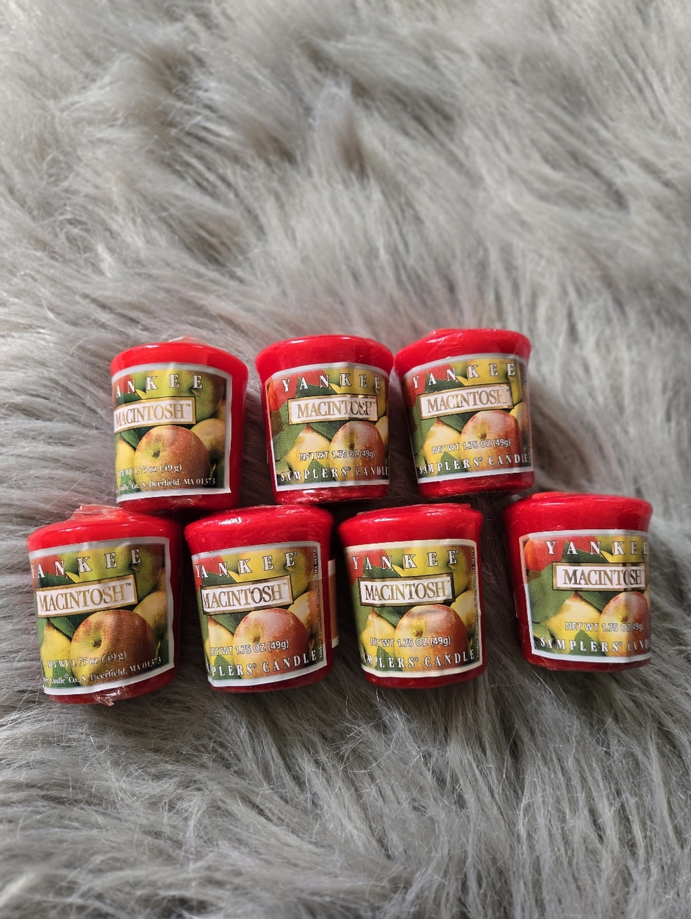 Yankee Candle Macintosh Votive Sampler - Red Lot Of 7